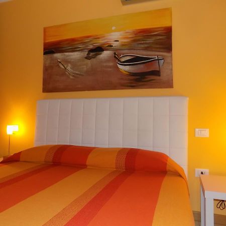Fontanafredda Hotel Residence Sole מראה חיצוני תמונה