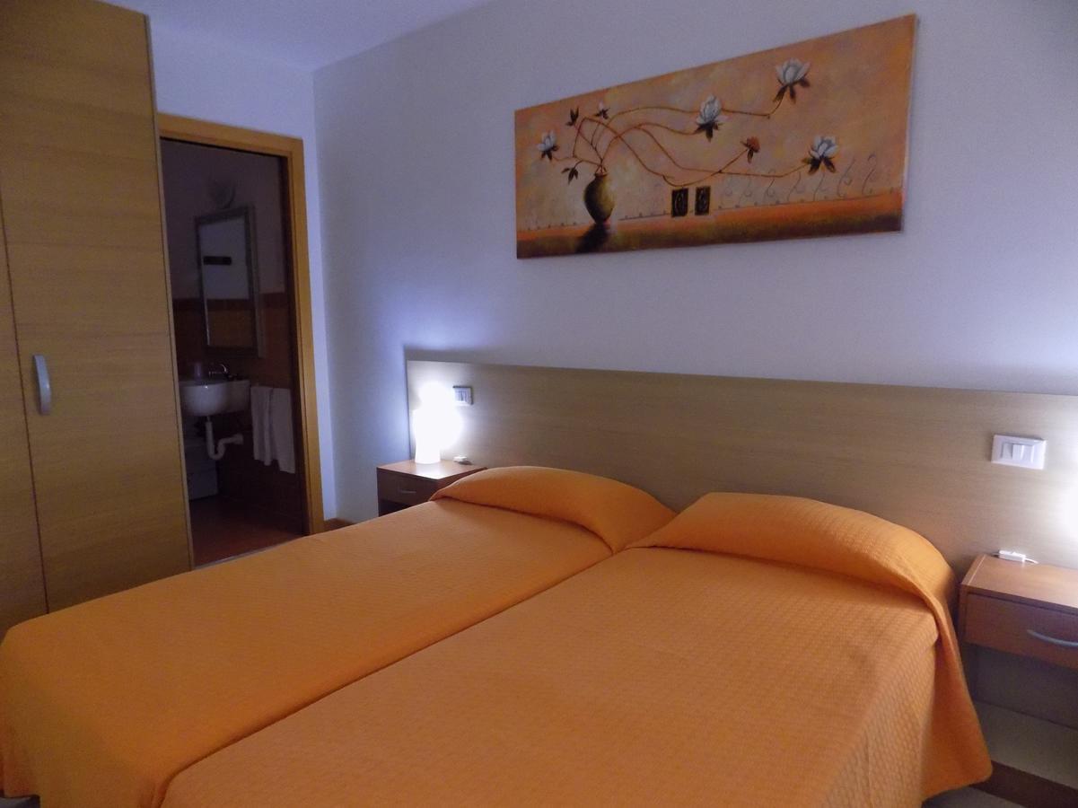 Fontanafredda Hotel Residence Sole מראה חיצוני תמונה
