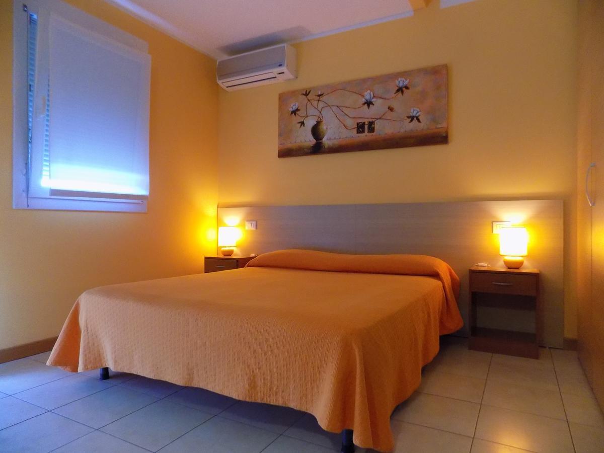 Fontanafredda Hotel Residence Sole מראה חיצוני תמונה