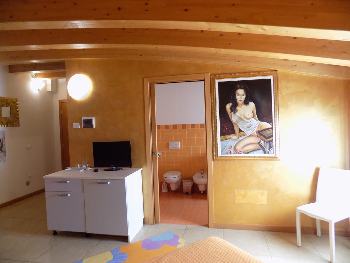 Fontanafredda Hotel Residence Sole מראה חיצוני תמונה