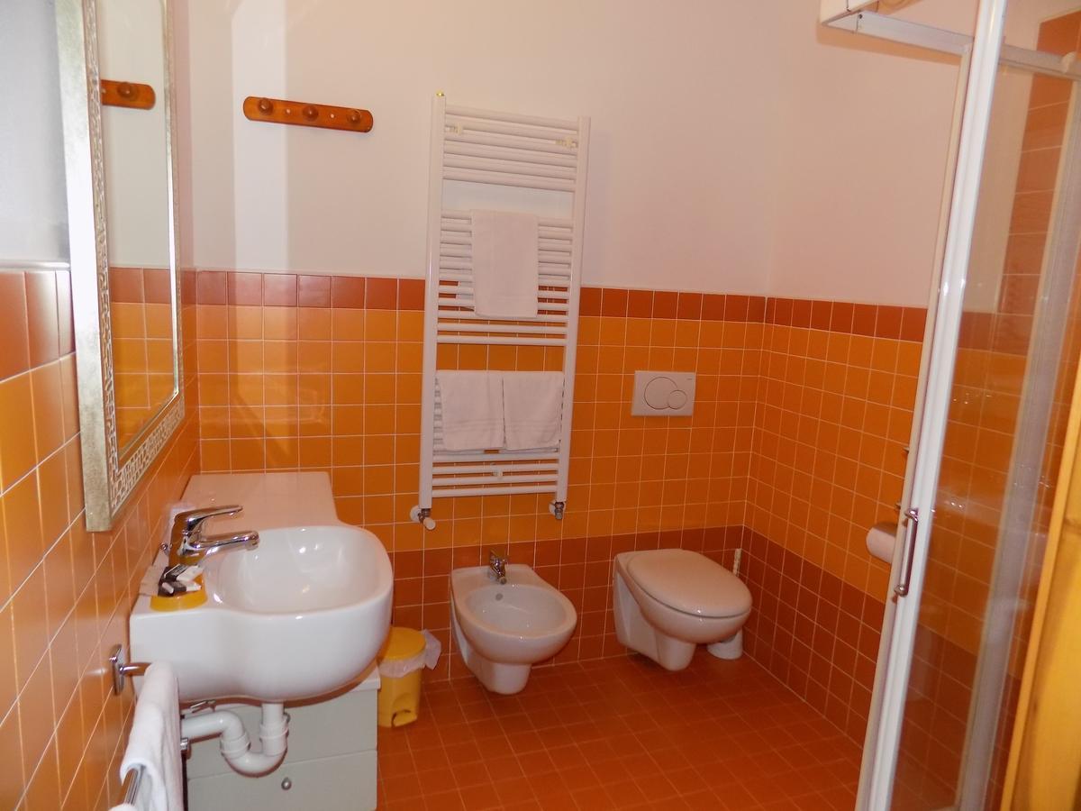 Fontanafredda Hotel Residence Sole מראה חיצוני תמונה