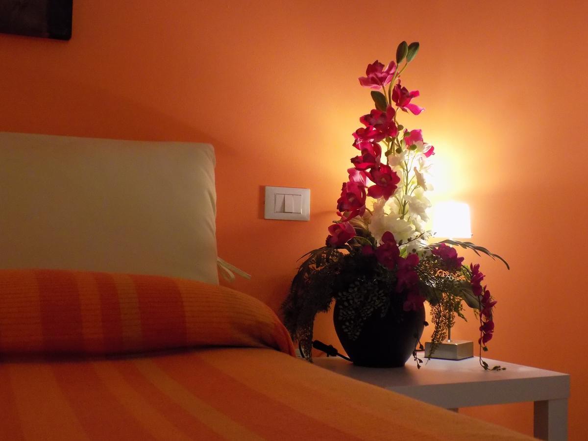 Fontanafredda Hotel Residence Sole מראה חיצוני תמונה