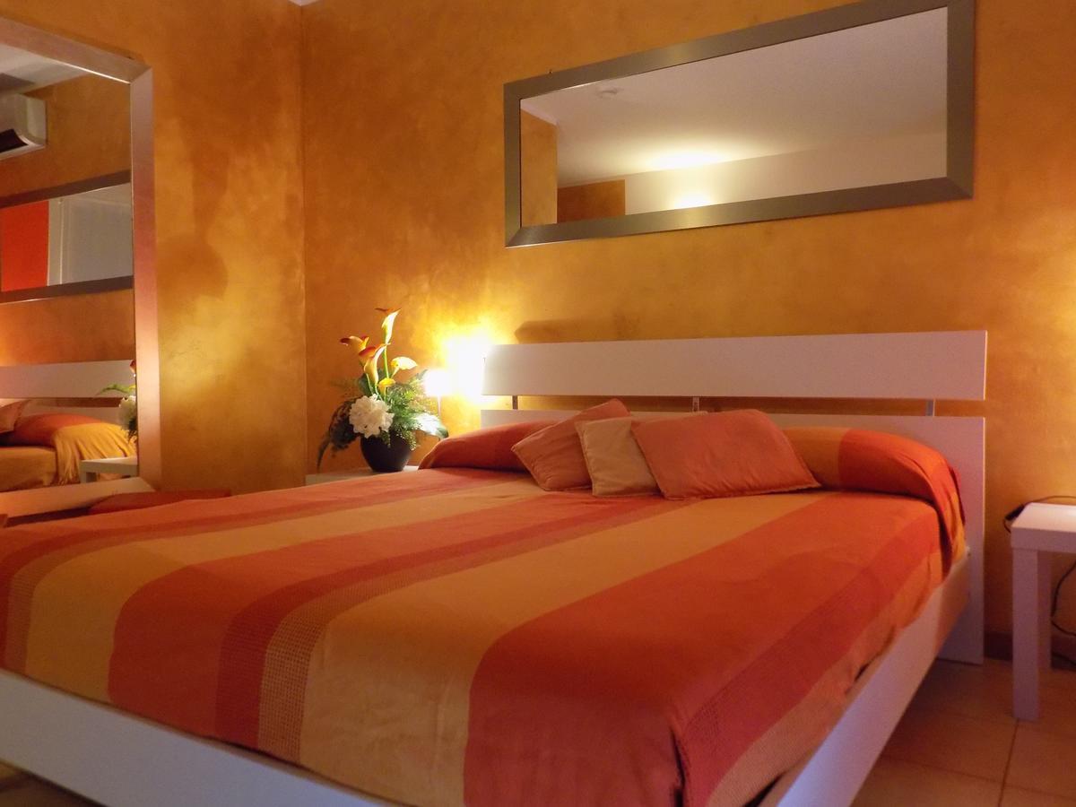 Fontanafredda Hotel Residence Sole מראה חיצוני תמונה