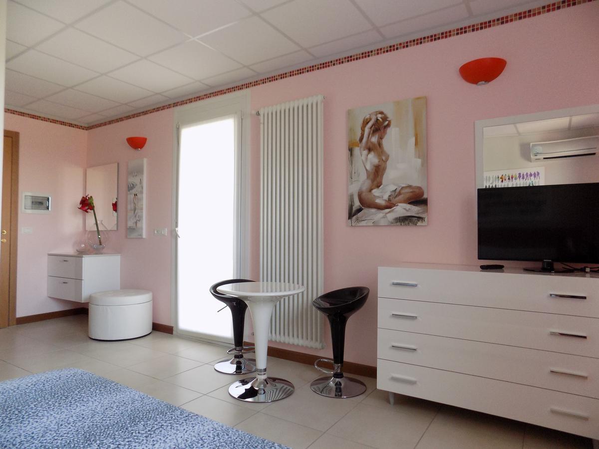 Fontanafredda Hotel Residence Sole מראה חיצוני תמונה